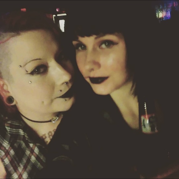 Meet your Posher, Brandi - Picture 3 of 7